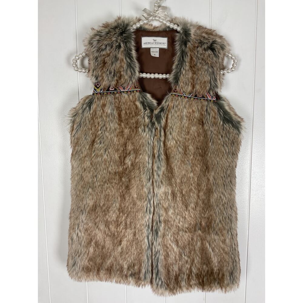 American Widgeon Girls Faux Fur Vest Embroidered Detail 1 Button Closure Size 12